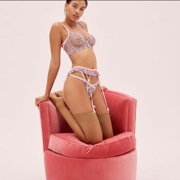 FOR LOVE & LEMONS SET Pink Berry Bra Thong & Garter